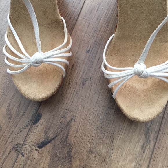 Colin Stuart Strappy Wicker Wedges White - Picture 3 of 5